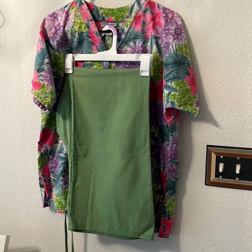 Vintage Mad About Scrubs top and sb scrub pant.